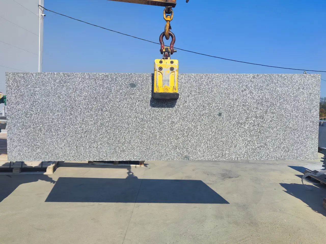 Полоса из гранита AKSARAY YAYLAK полированный 2540x700x30 мм, код 22232