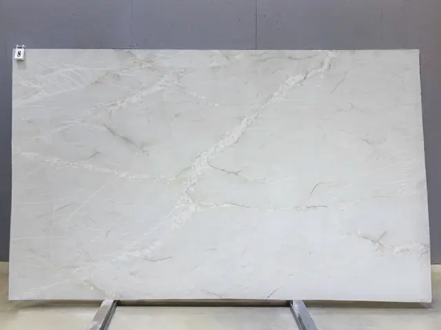 Слэб из кварцита BIANCO SUPERIORE полированный 3250x1960x20 мм, код 26911