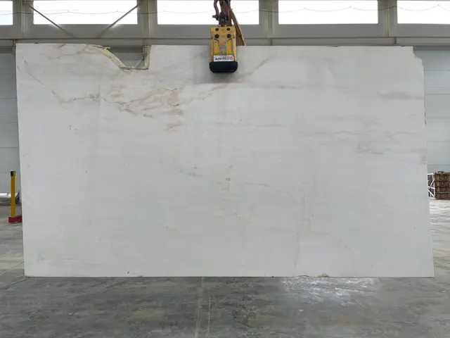 Слэб из мрамора THASSOS полированный 3000x1550x20 мм, код 15613