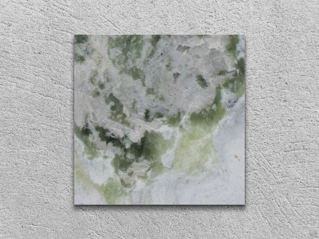 Слэб из оникса HIMALAYAN GREEN полированный 100x100x20 мм, код 10588
