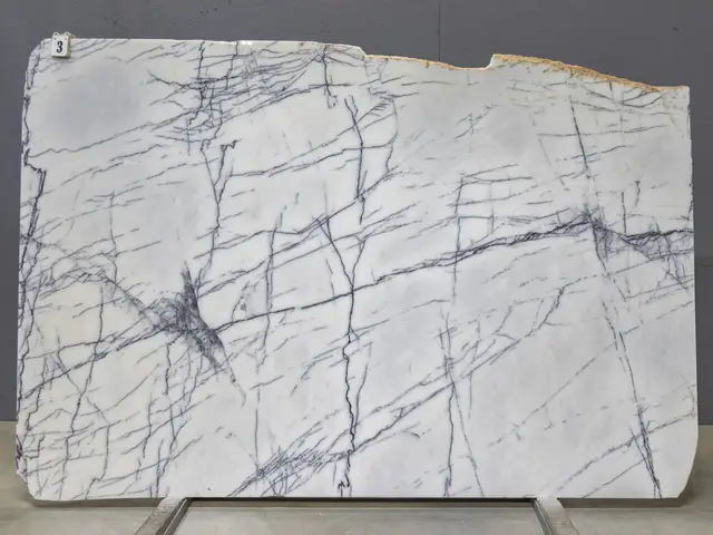 Слэб из мрамора LILAC PREMIUM полированный 2650x1600x20 мм, код 26185