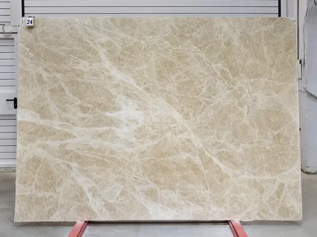 Слэб из мрамора EMPERADOR LIGHT полированный 2750x1980x20 мм, код 25767