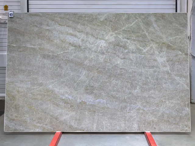 Слэб из кварцита TAJ MAKHAL EXTRA полированный 3100x1980x20 мм, код 27628