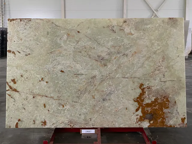 Слэб из оникса VERDE полированный 2950x1800x20 мм, код 19667