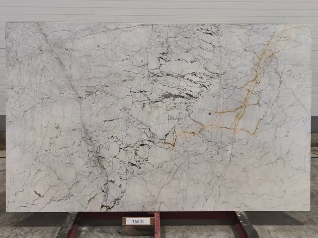 Слэб из мрамора STATUARIO полированный 2750x1700x20 мм, код 16835