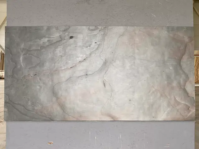 MULTI PINK 2440x1220x2 мм, код 20794