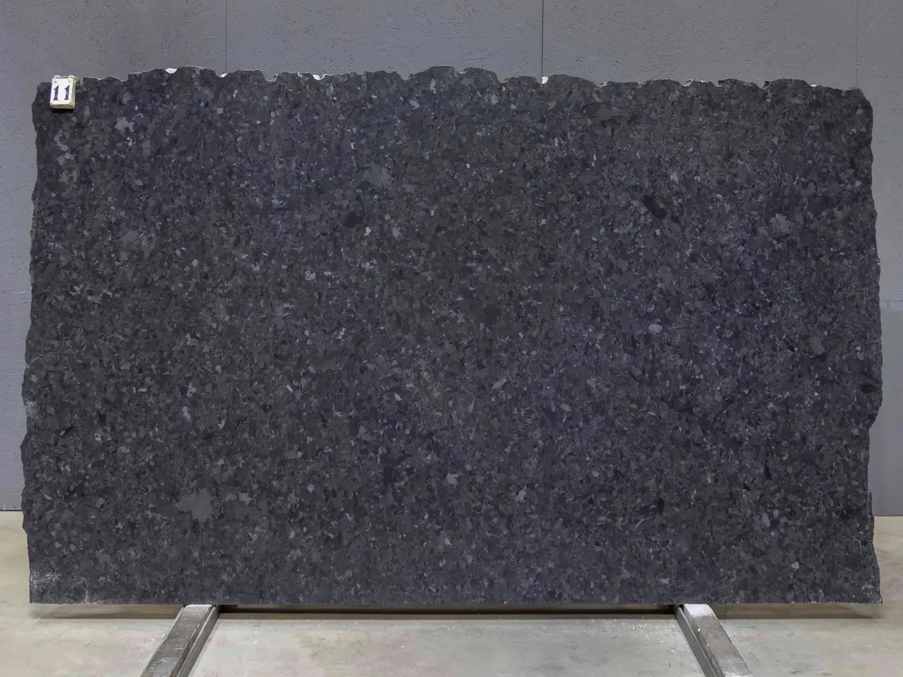 Слэб из гранита BROWN ANTIQUE LEATHER 2550x1550x30 мм, код 26454