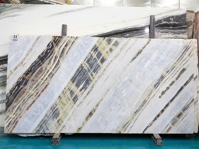 Слэб из мрамора LAZUR FANTASTICO PREMIUM полированный 2840x1450x20 мм, код 26344