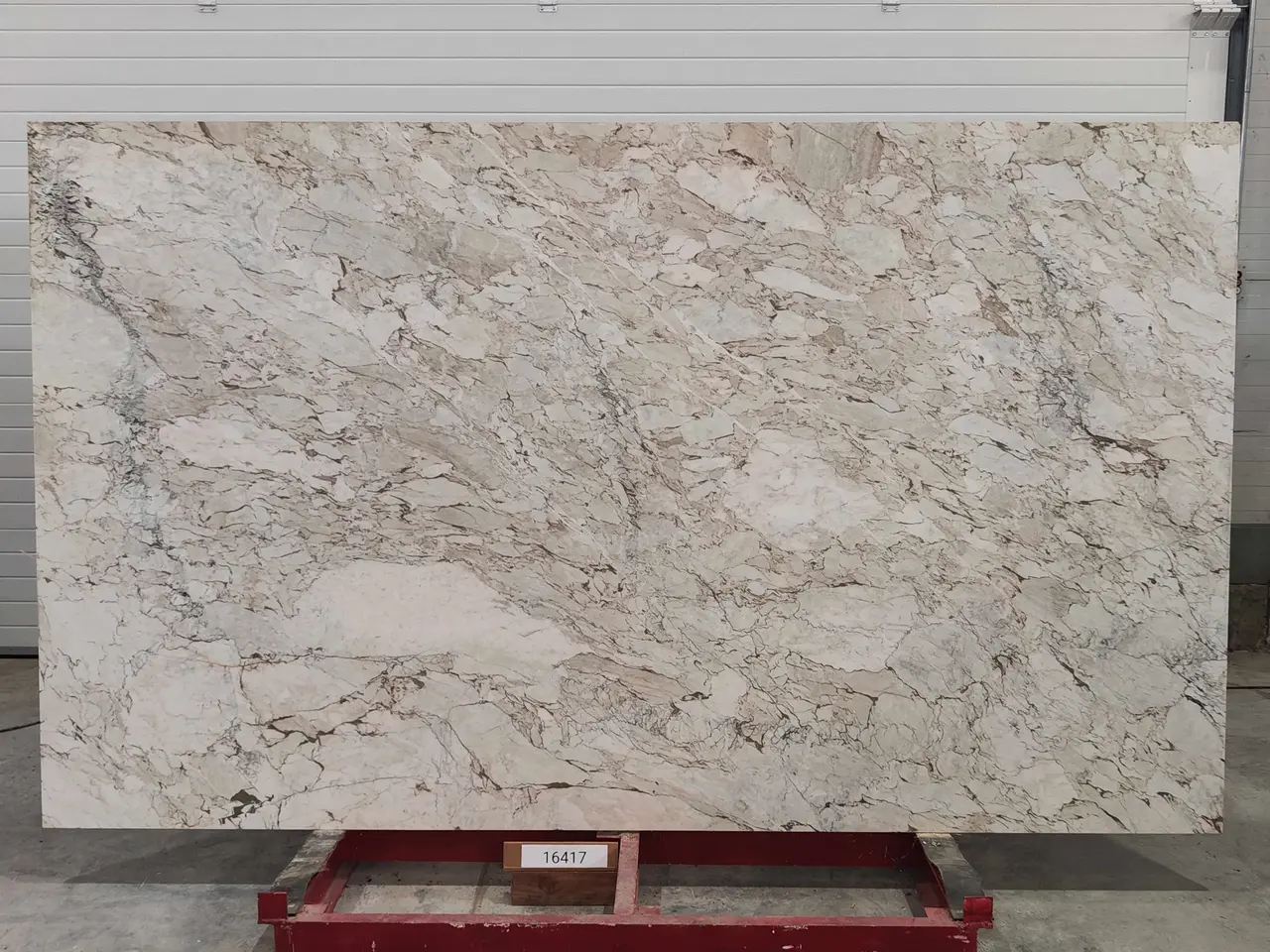 Слэб из мрамора CALACATTA CREMO полированный 2950x1750x20 мм, код 16417