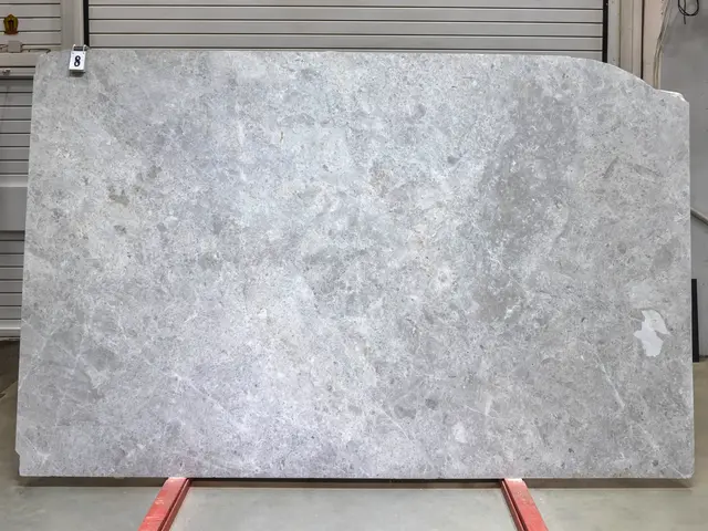 Слэб из мрамора TUNDRA GREY полированный 2820x1800x30 мм, код 28738