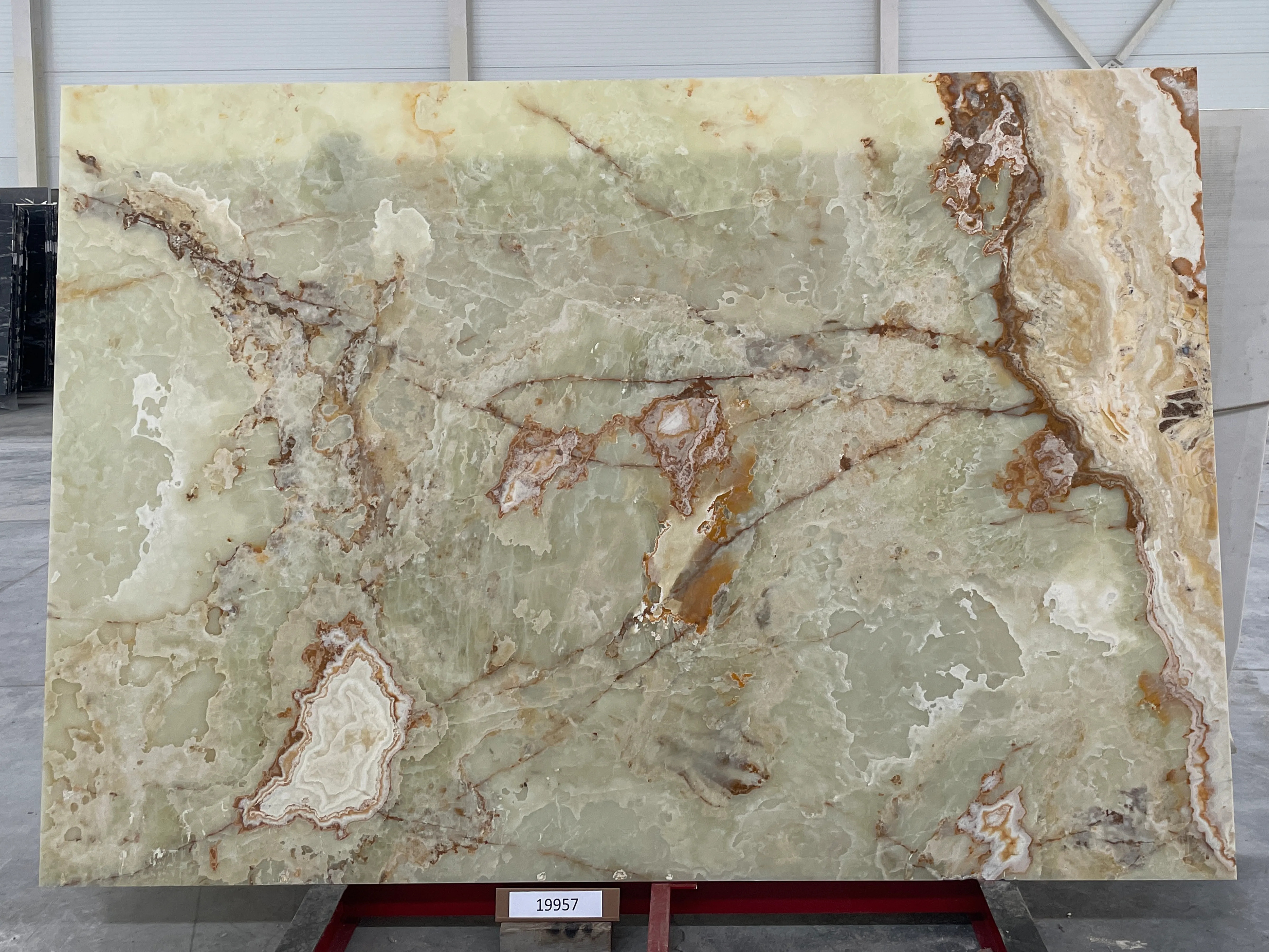 Слэб из оникса ONICE WHITE FLORENCE полированный 2700x1850x20 мм, код 19957