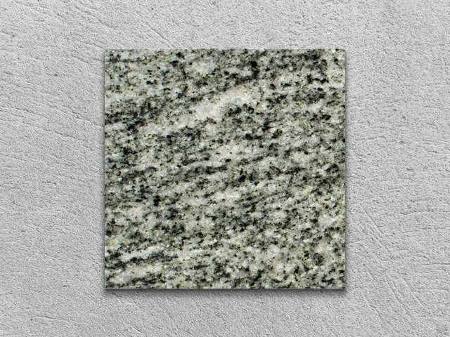 Слэб из гранита KUPPAM GREEN полированный 100x100x20 мм, код 4195