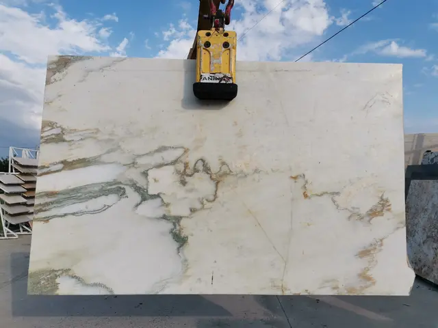 Слэб из мрамора CALACATTA GOLD полированный 1780x1020x20 мм, код 14526