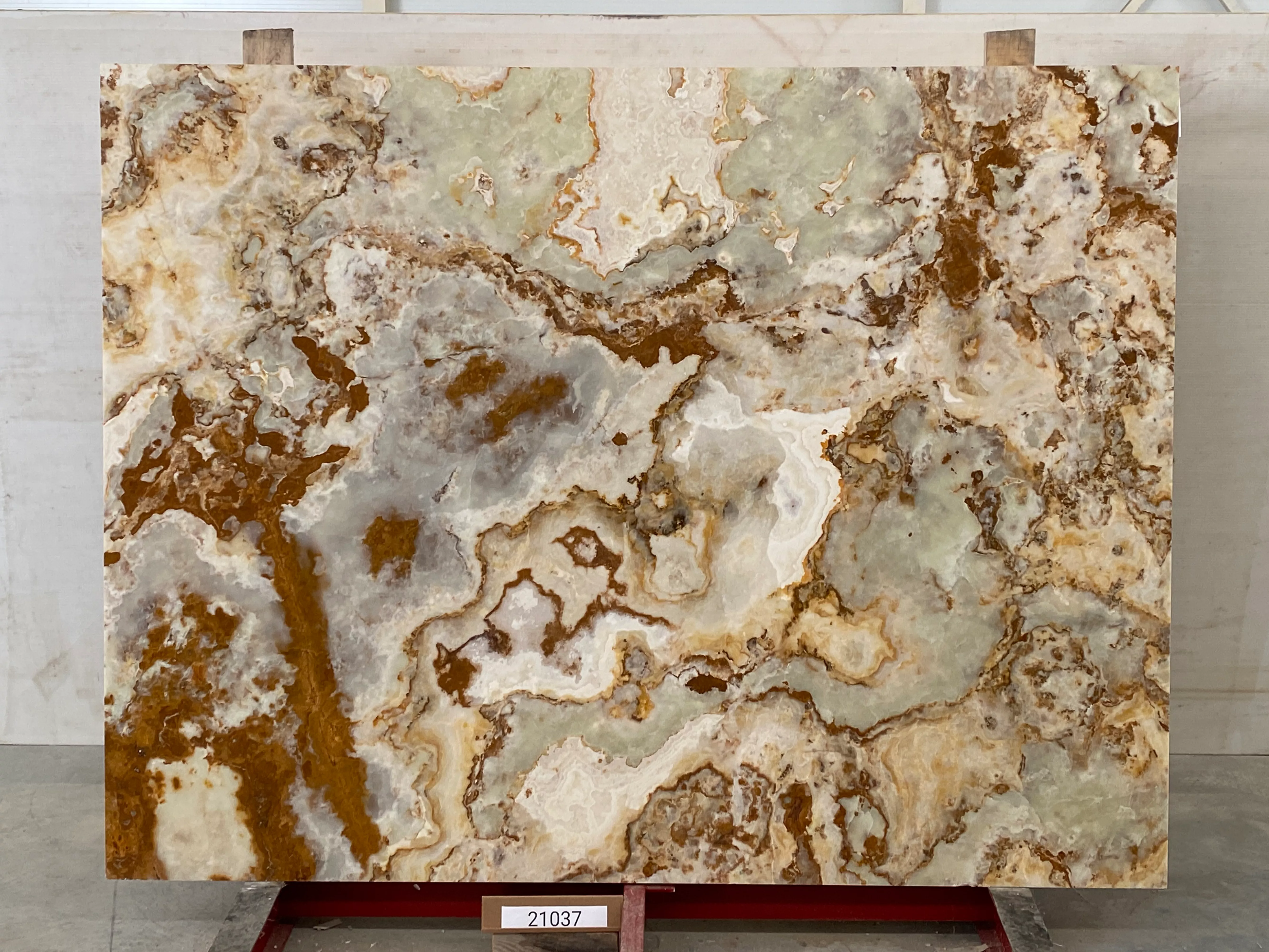 Слэб из оникса ONICE WHITE FLORENCE полированный 2150x1650x20 мм, код 21037