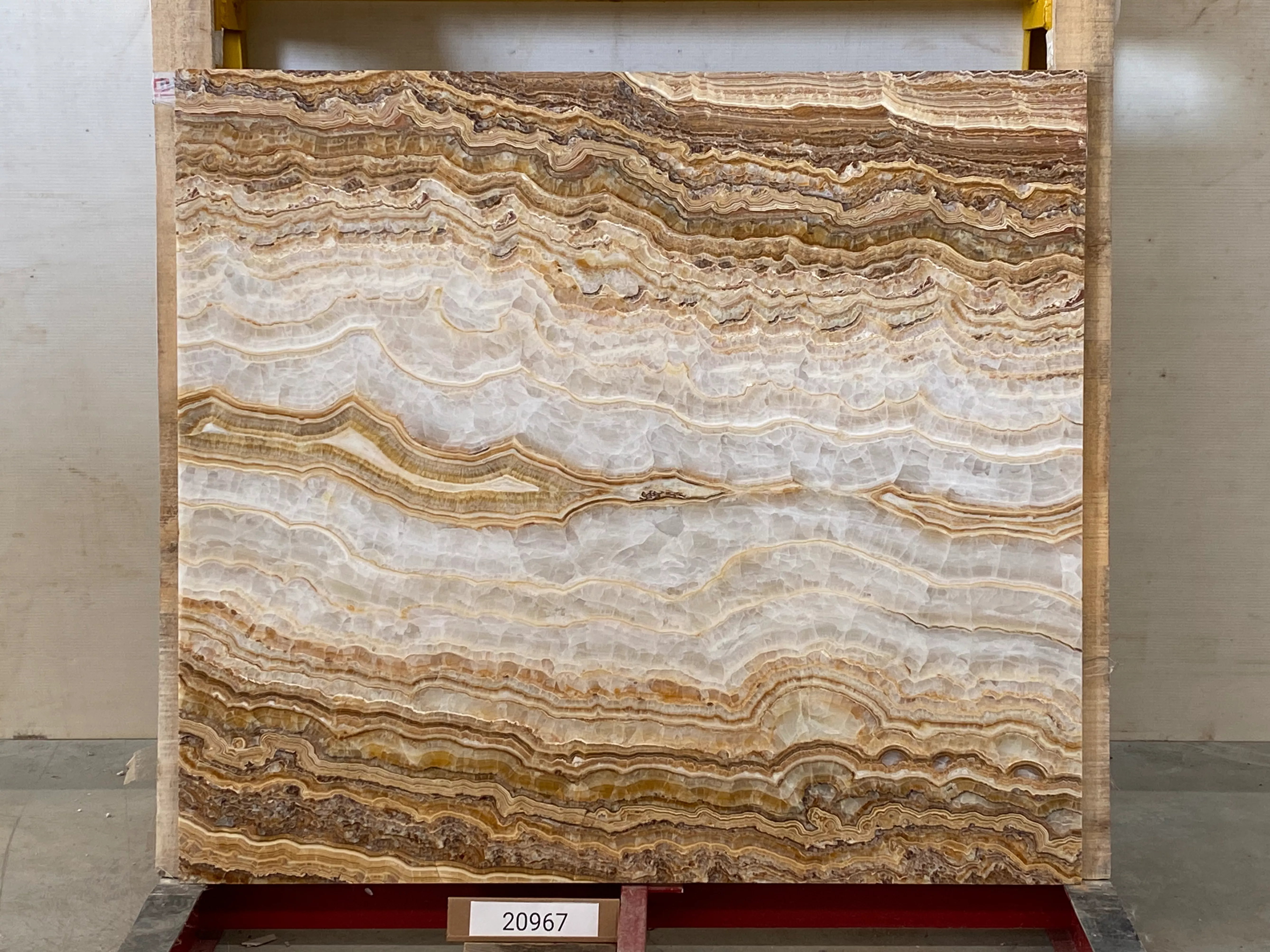 Слэб из оникса ONICE ROMANTIC BROWN полированный 1500x1350x20 мм, код 20967