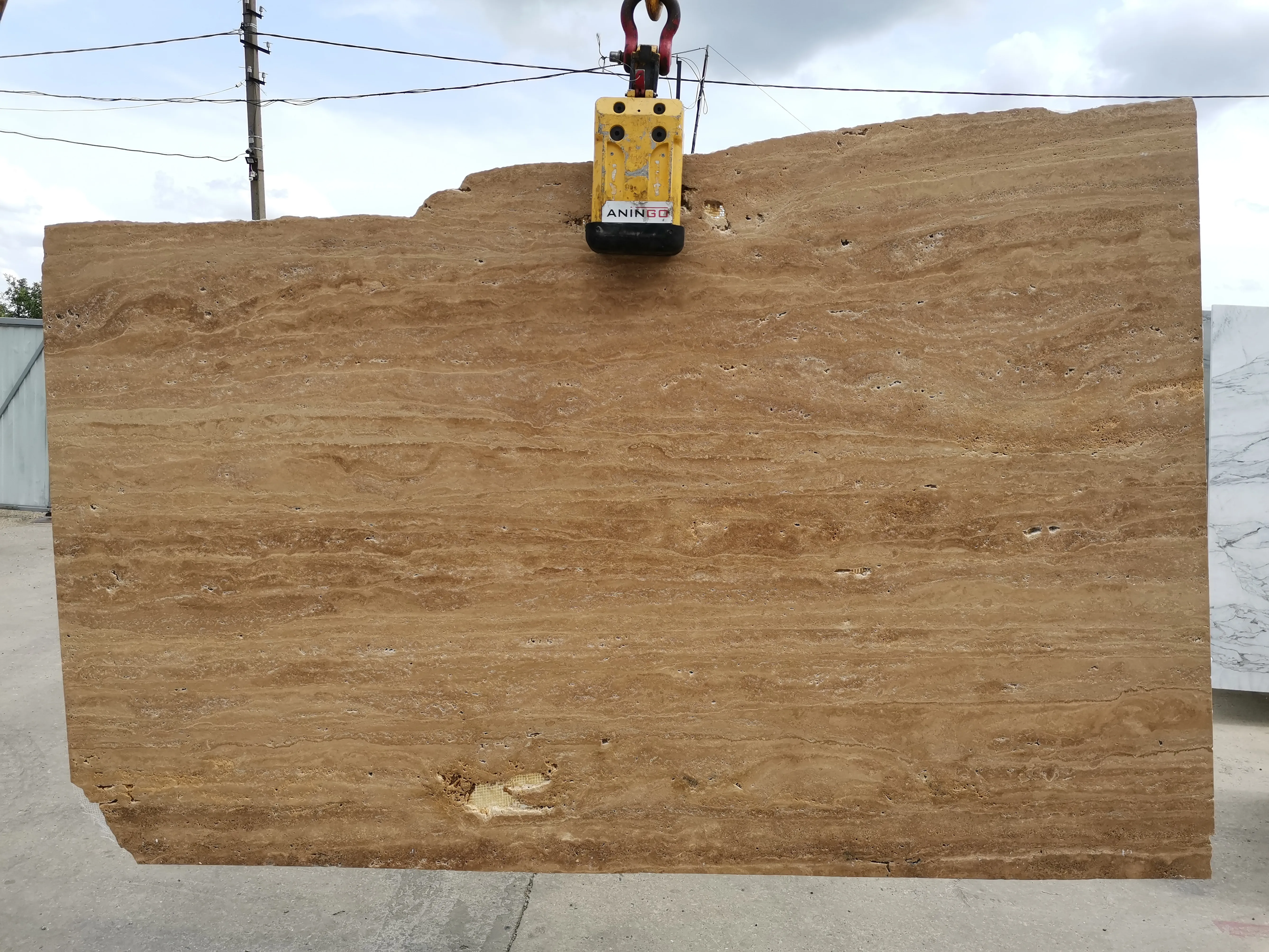 Слэб из травертина ANTIQ VEIN 2760x1600x30 мм, код 15360