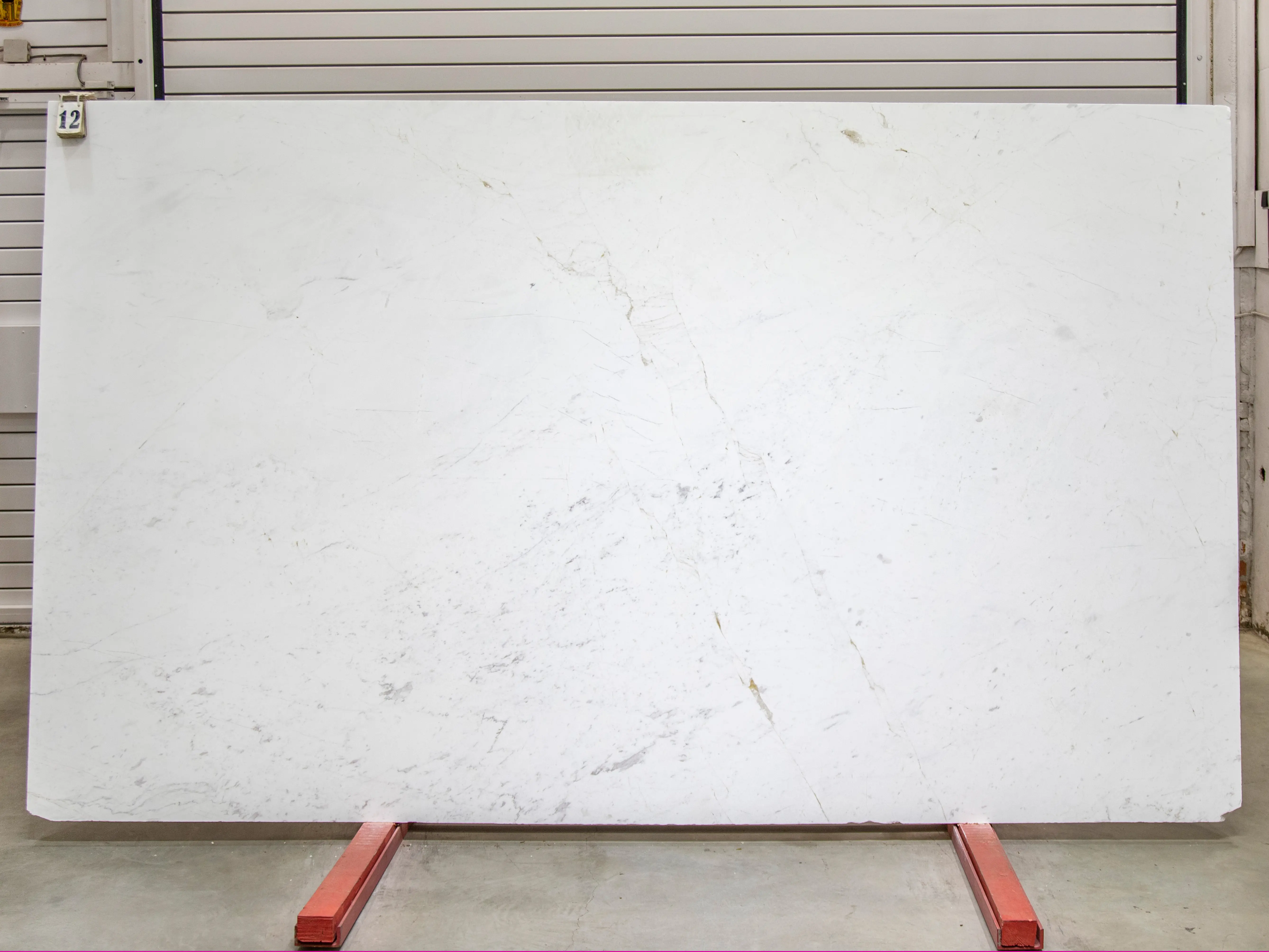 Слэб из мрамора PIRGON ALAS матовый 3050x1800x20 мм, код 25845