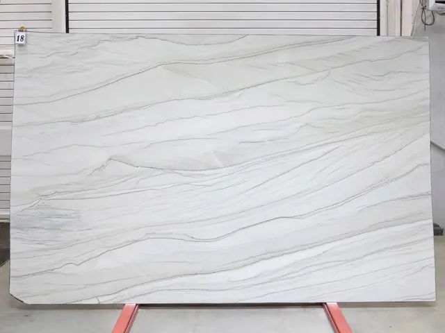 Слэб из кварцита CHANTILLY полированный 3100x2000x20 мм, код 26973