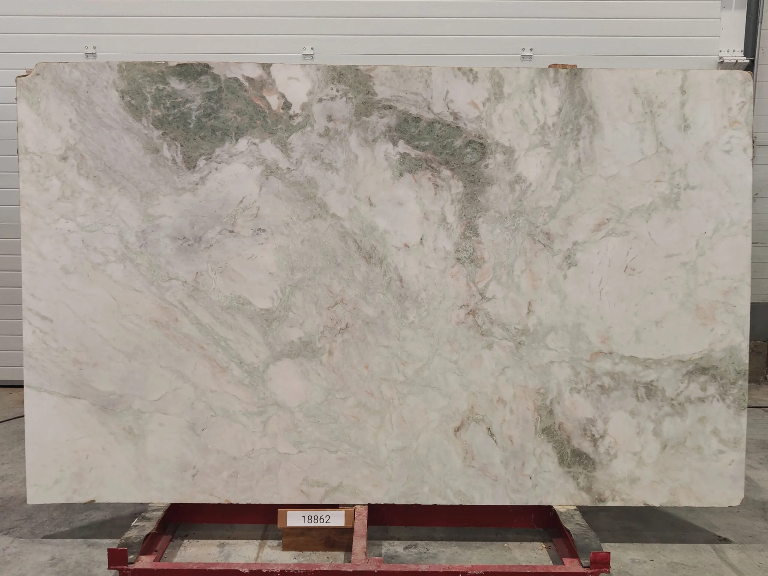 Слэб из оникса LADY ONYX полированный 2640x1600x20 мм, код 18862