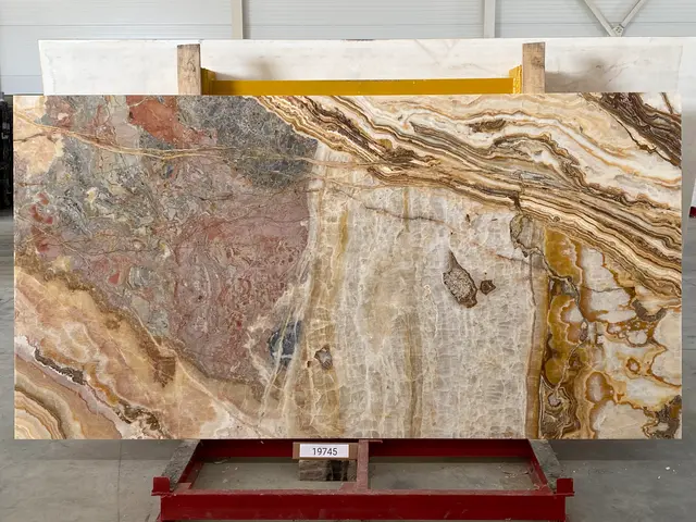 Слэб из оникса ONICE FIRE полированный 2900x1500x20 мм, код 19745