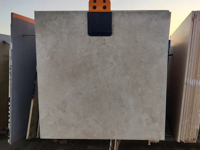 Слэб из мрамора CREMA SIVA полированный 1200x1200x20 мм, код 26396