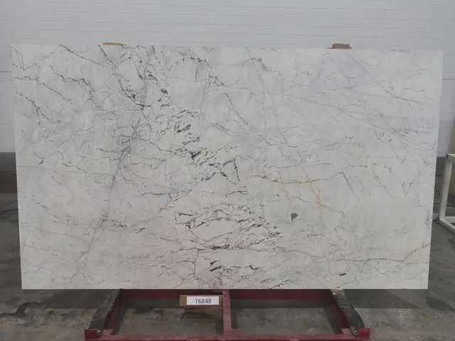 Слэб из мрамора STATUARIO полированный 2750x1600x20 мм, код 16848