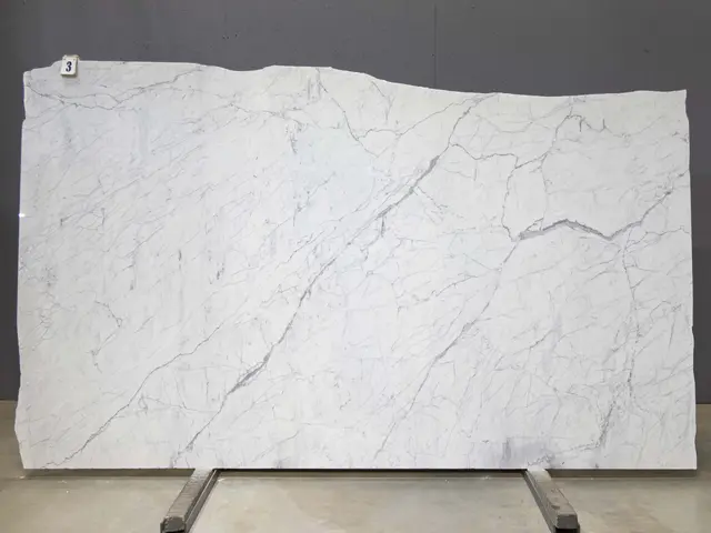 Слэб из мрамора STATUARIETTO PREMIUM полированный 3000x1600x20 мм, код 26219