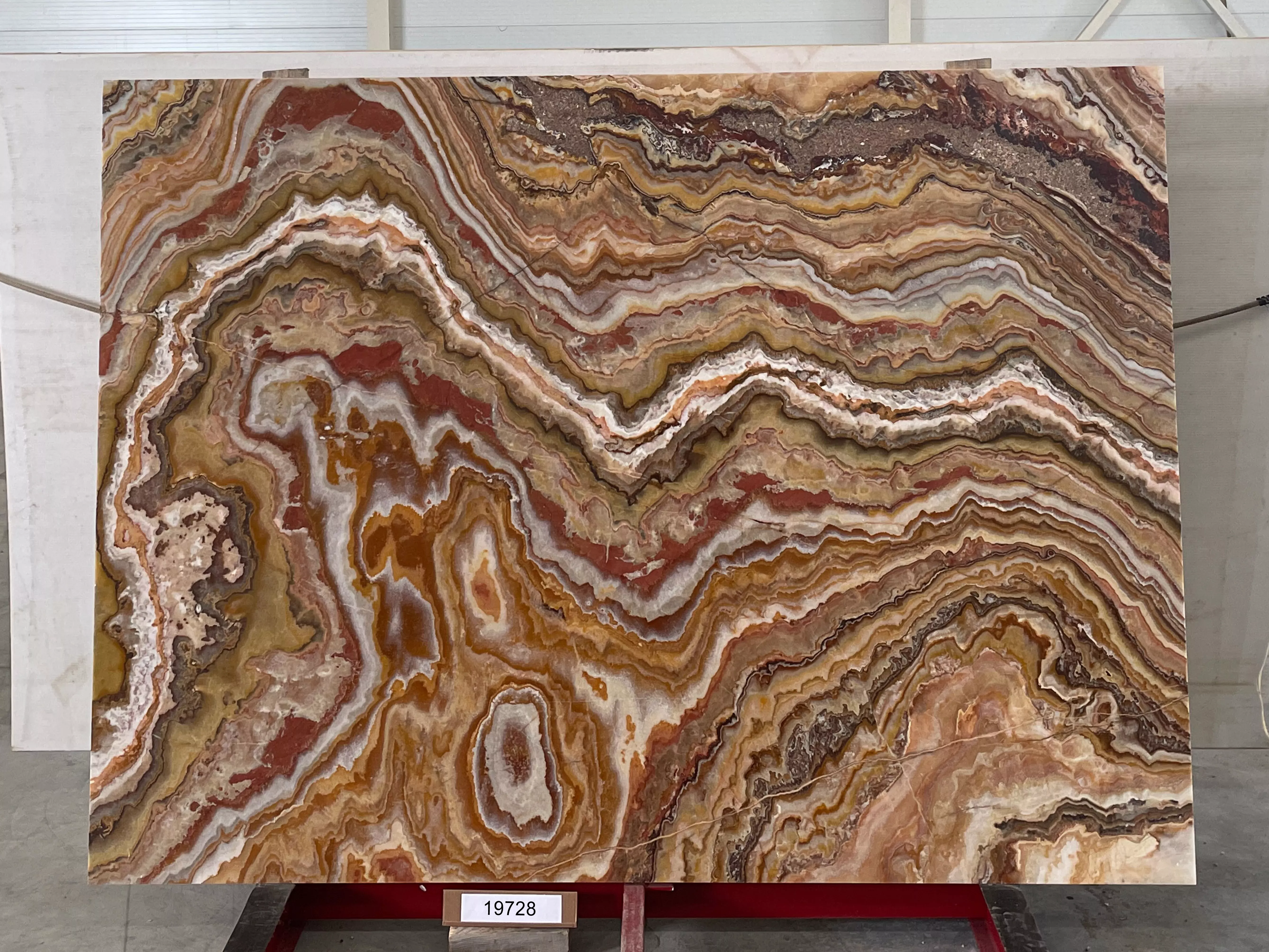 Слэб из оникса ONICE ROMANTIC BROWN полированный 2300x1700x20 мм, код 19728