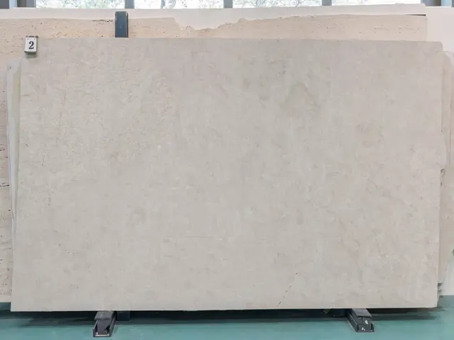 Слэб из мрамора OTTOMAN BEIGE полированный 2450x1530x20 мм, код 26579