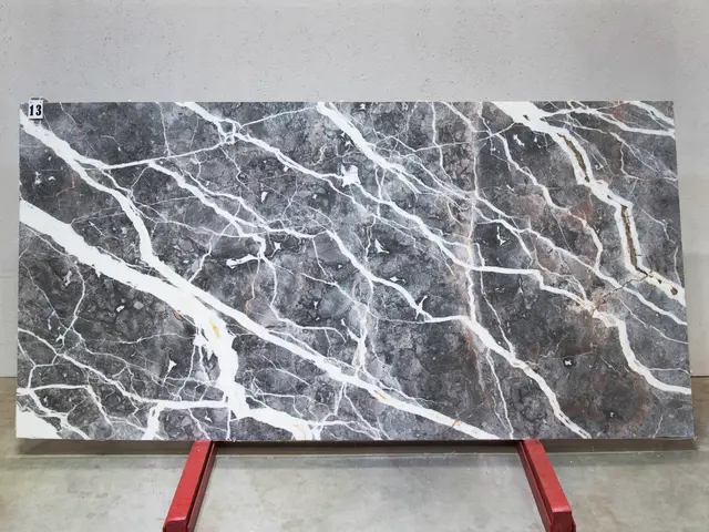 Слэб из мрамора SKYFALL полированный 3030x1500x20 мм, код 28293