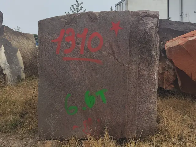 Гранит Блок из гранита ВИНГА 1600x1150x1000 мм, код 26263