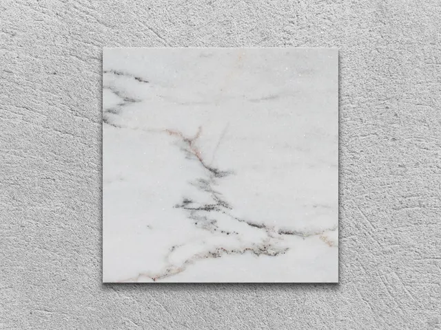 Слэб из мрамора BIANCO CARRARA полированный 100x100x30 мм, код 2665