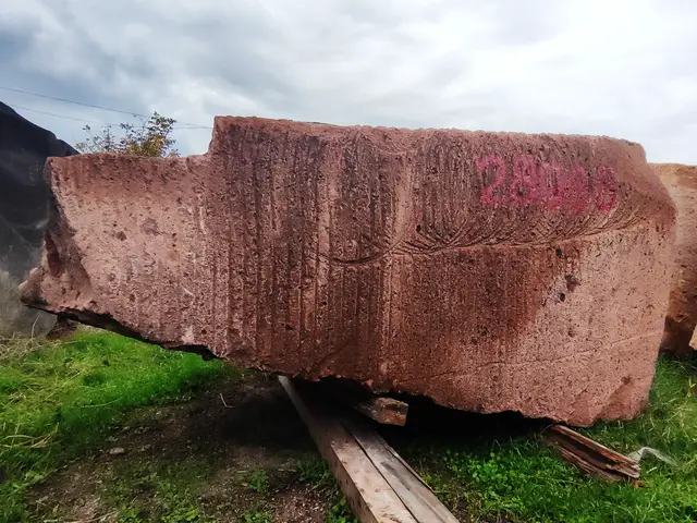 Туф Блок из туфа ARTIK 2400x1450x1100 мм, код 28965