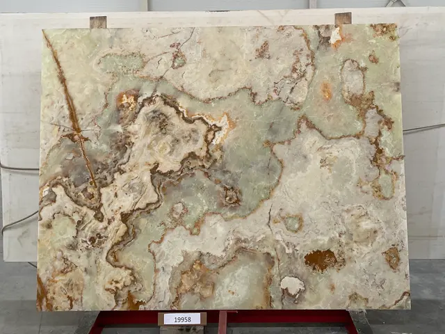 Слэб из оникса ONICE WHITE FLORENCE полированный 2150x1800x20 мм, код 19958