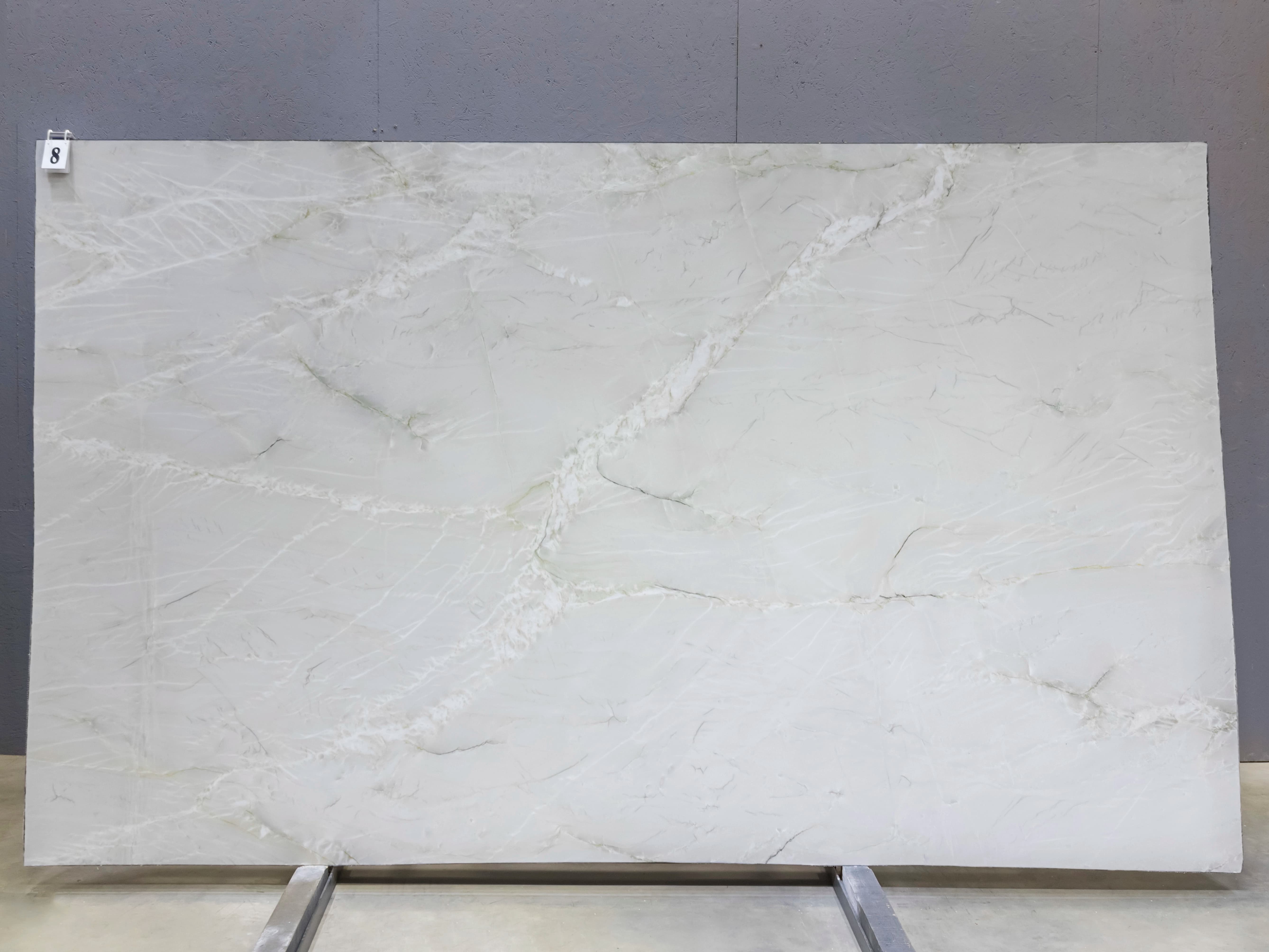Слэб из кварцита BIANCO SUPERIORE полированный 3250x1960x20 мм, код 26911