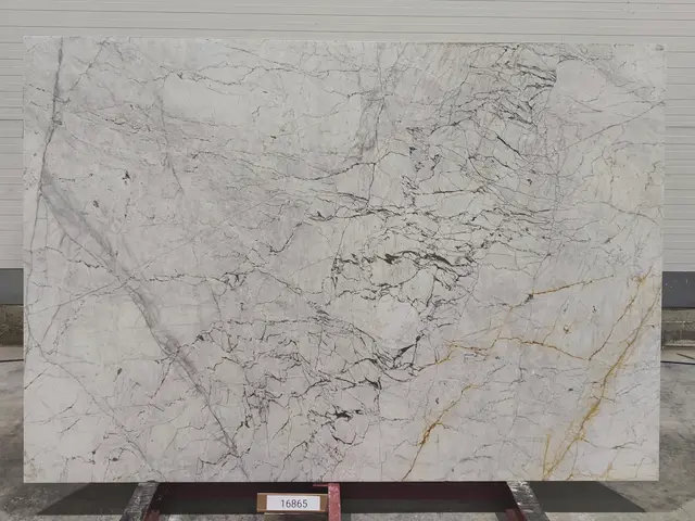 Слэб из мрамора STATUARIO полированный 2600x1800x20 мм, код 16865