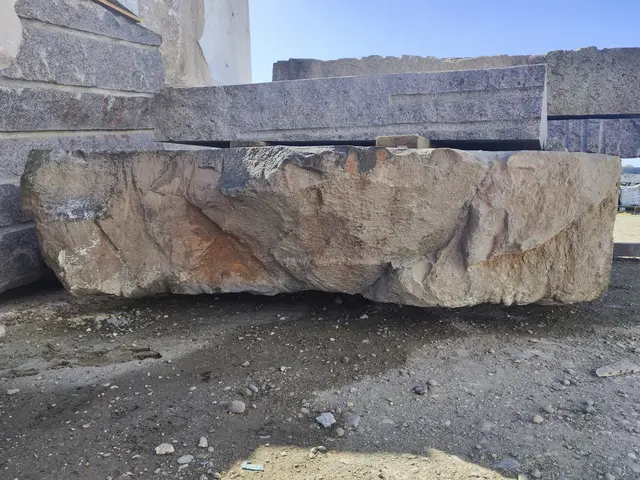 Туф Блок из туфа OKTEMBERYAN 3000x2000x400 мм, код 23995