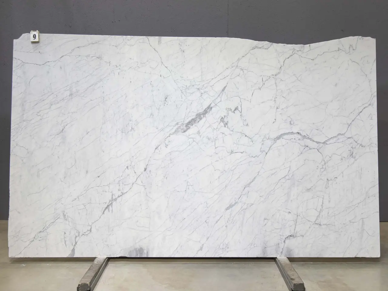 Слэб из мрамора STATUARIETTO PREMIUM полированный 3050x1800x20 мм, код 26213