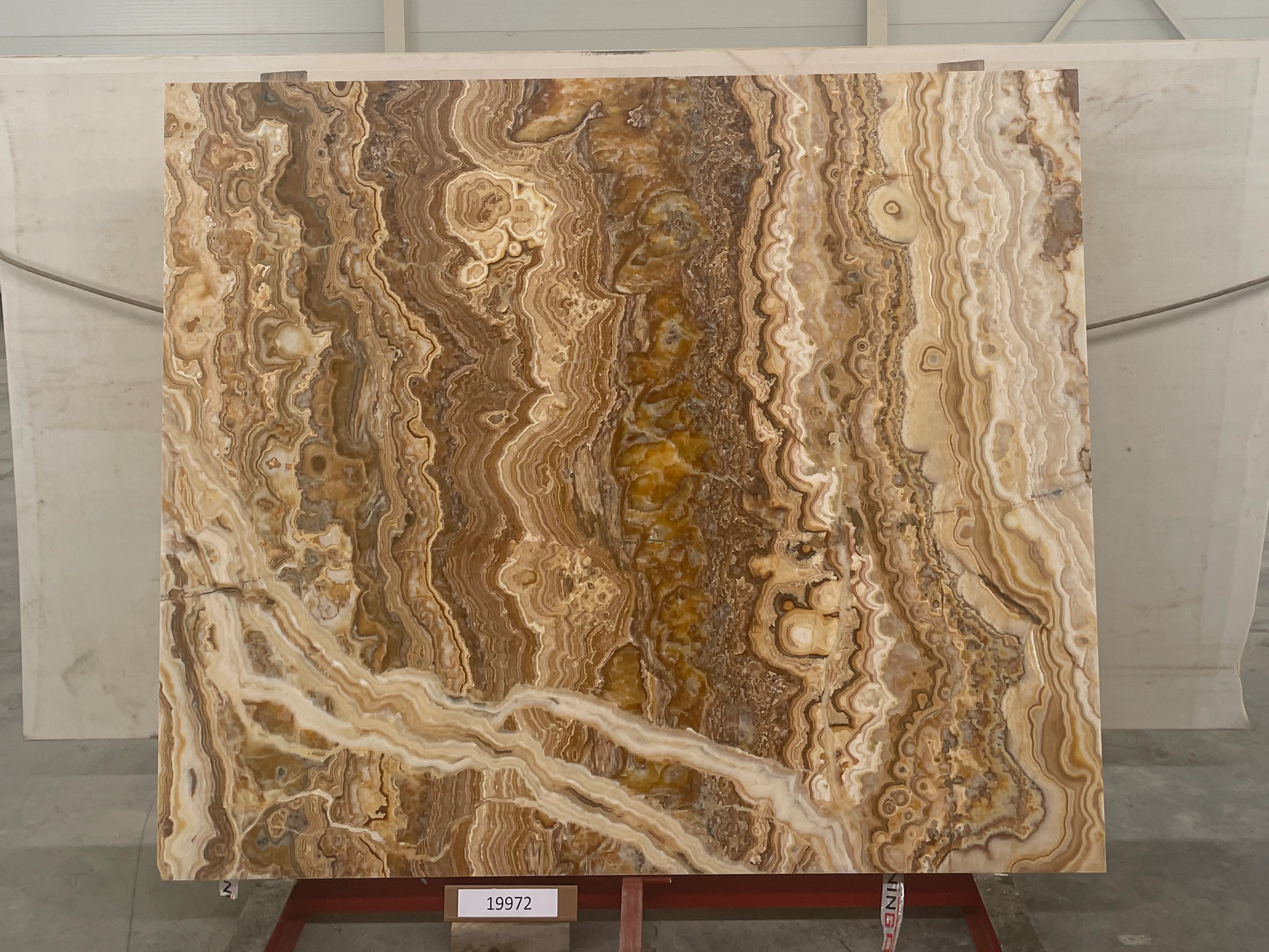 Слэб из оникса ONICE ROMANTIC BROWN полированный 2000x1700x20 мм, код 19972