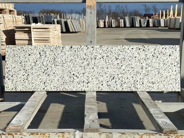 Ступень BELLA WHITE NEW полированная 1250x330x20 мм, код 19082