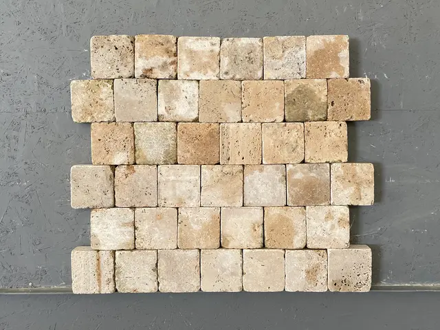 Брусчатка из ТРАВЕРТИНА галтованная 120x120x50 мм, код 4788