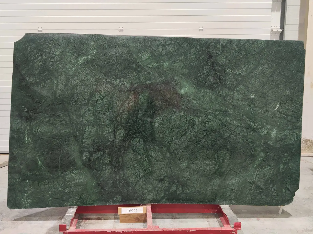 Слэб из мрамора INDIAN GREEN полированный 2820x1620x30 мм, код 16921