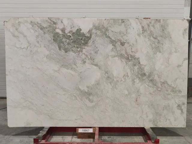 Слэб из оникса LADY ONYX полированный 2640x1600x20 мм, код 18867