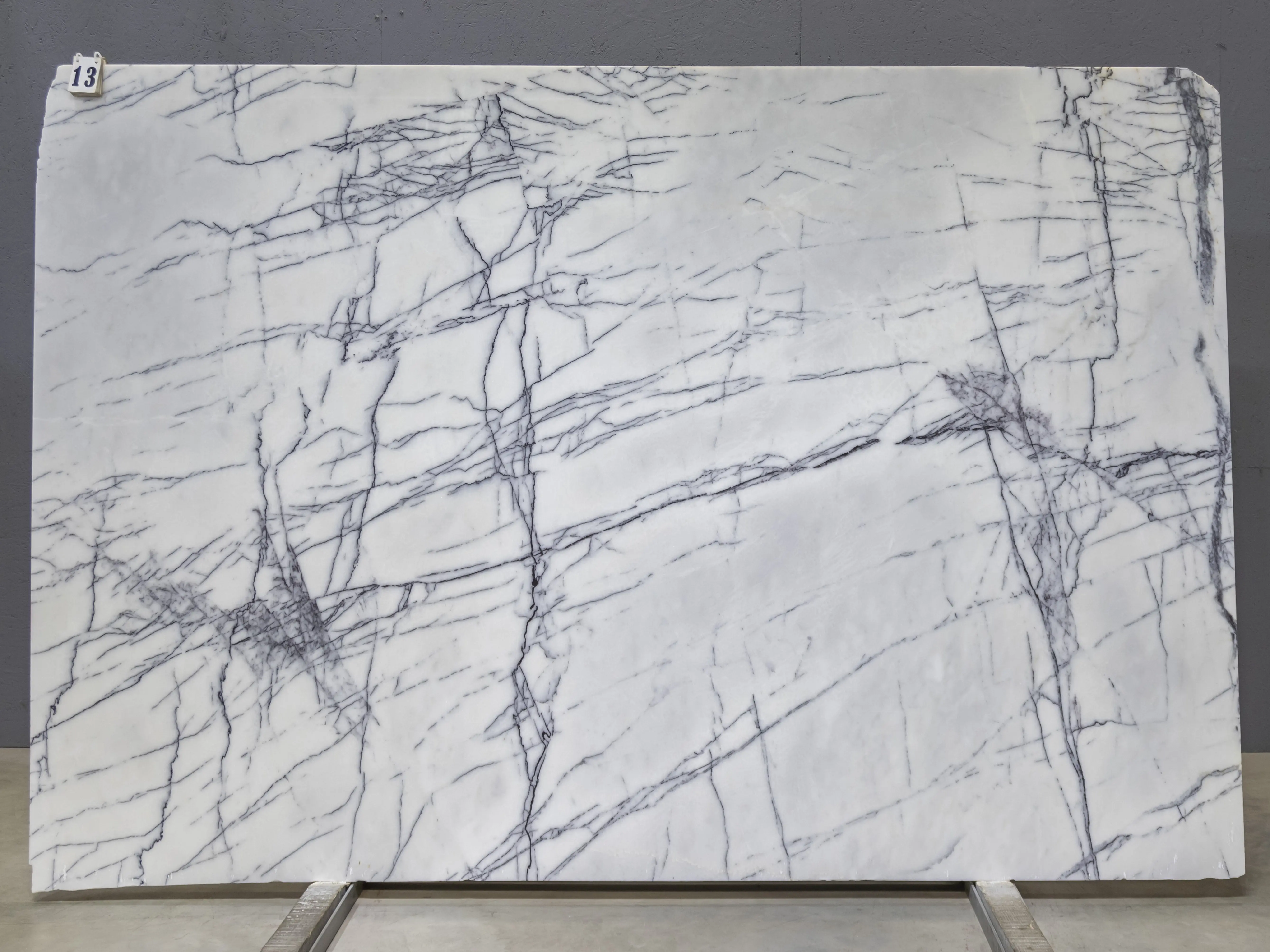 Слэб из мрамора LILAC PREMIUM полированный 2650x1850x20 мм, код 26195