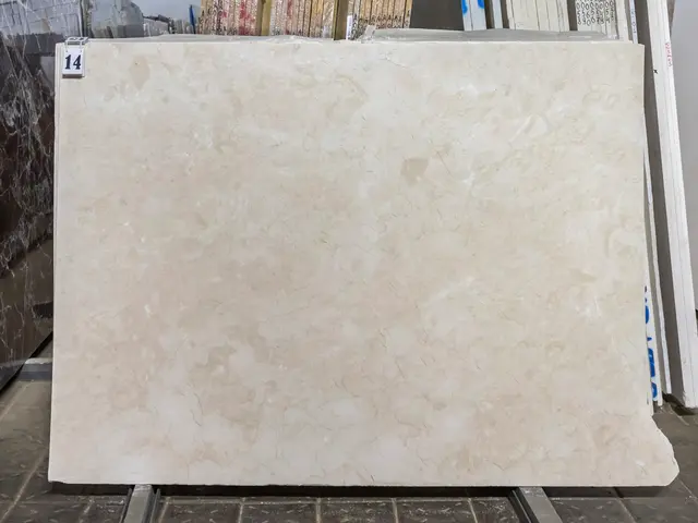 Слэб из мрамора CREMA NOVA полированный 1900x1400x30 мм, код 27590