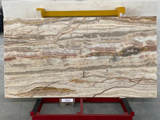 Слэб из оникса ONICE GOLDEN WAVE полированный 2740x1450x20 мм, код 19620