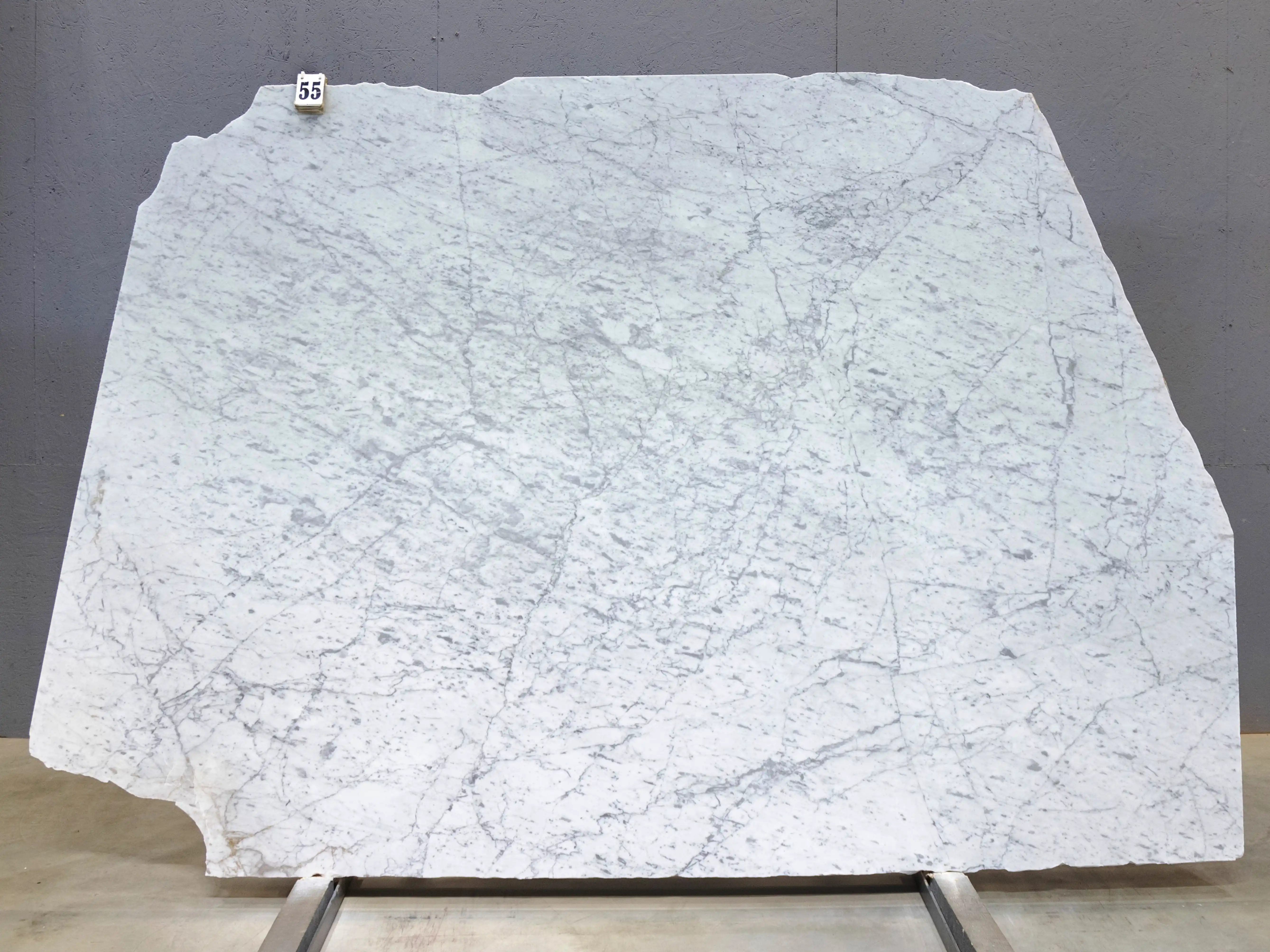 Слэб из мрамора BIANCO CARRARA С полированный 2200x1800x20 мм, код 28699