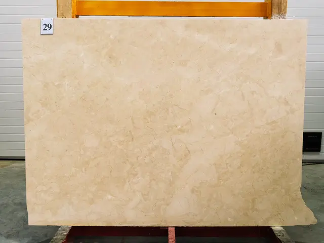 Слэб из мрамора CREMA NOVA полированный 1900x1400x30 мм, код 27605