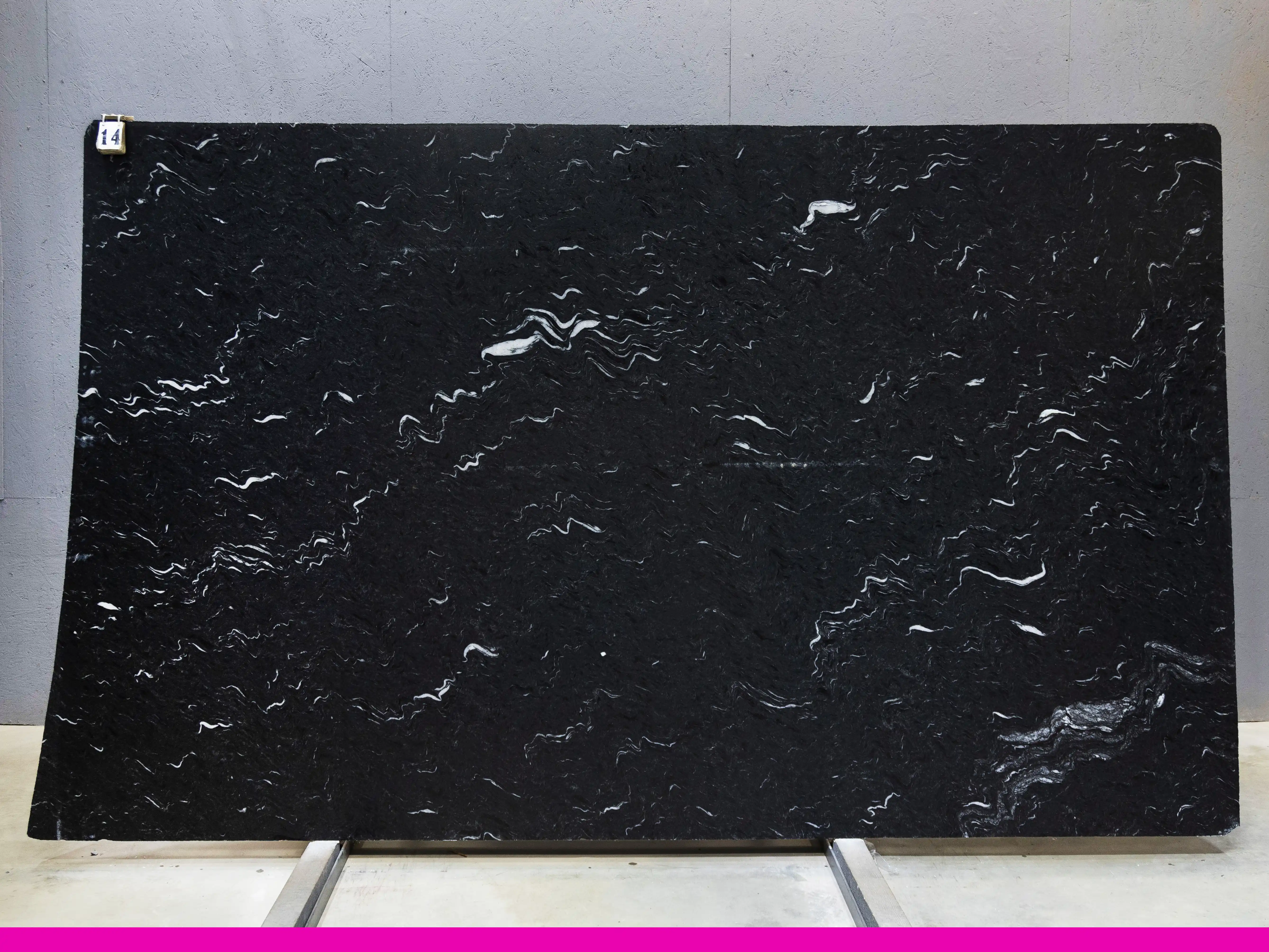 Слэб из гранита LAGUNA BLACK LEATHER 3270x2010x30 мм, код 29364