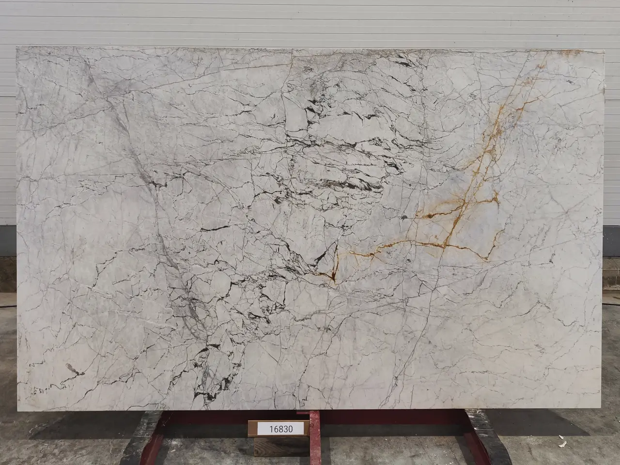 Слэб из мрамора STATUARIO полированный 2750x1700x20 мм, код 16830